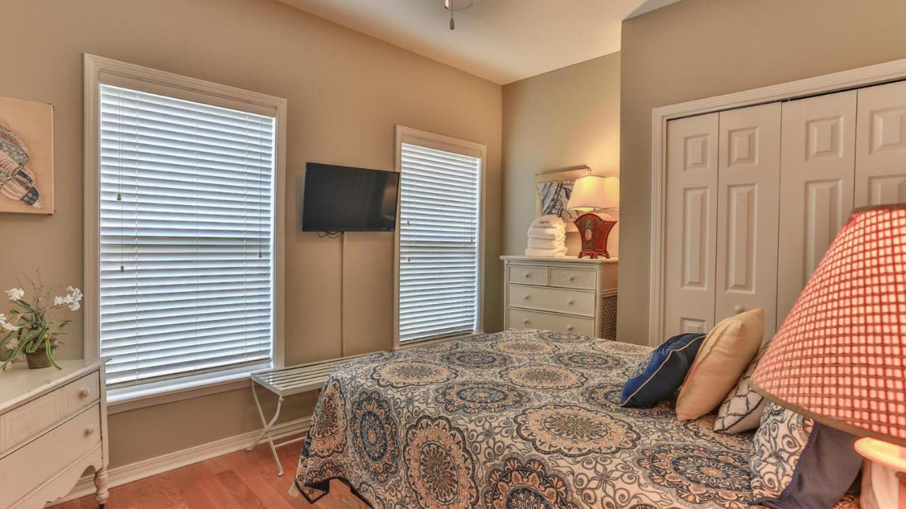 Biglows Bungalow - About A Quarter Mile To Private Neighborhood Beach Access, Pet Friendly, Community Pool Destin Esterno foto